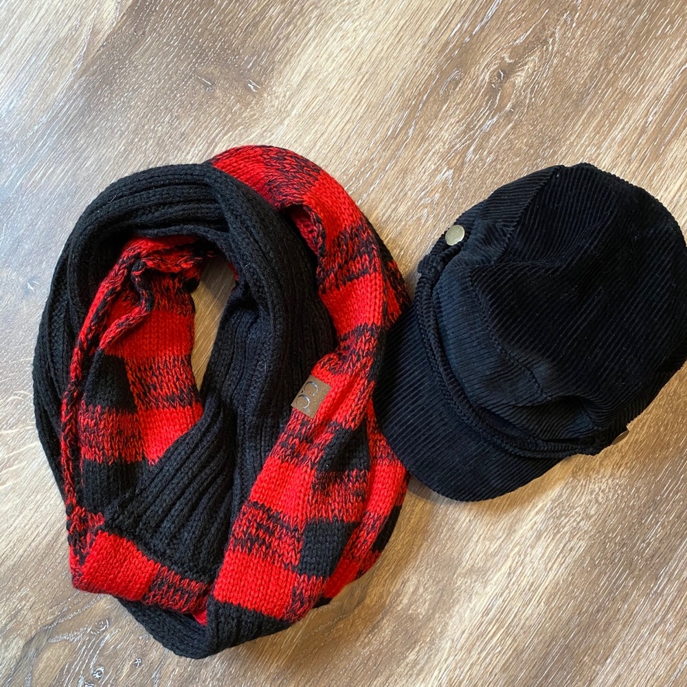 Buffalo Plaid‎ CC scarf with hat set!